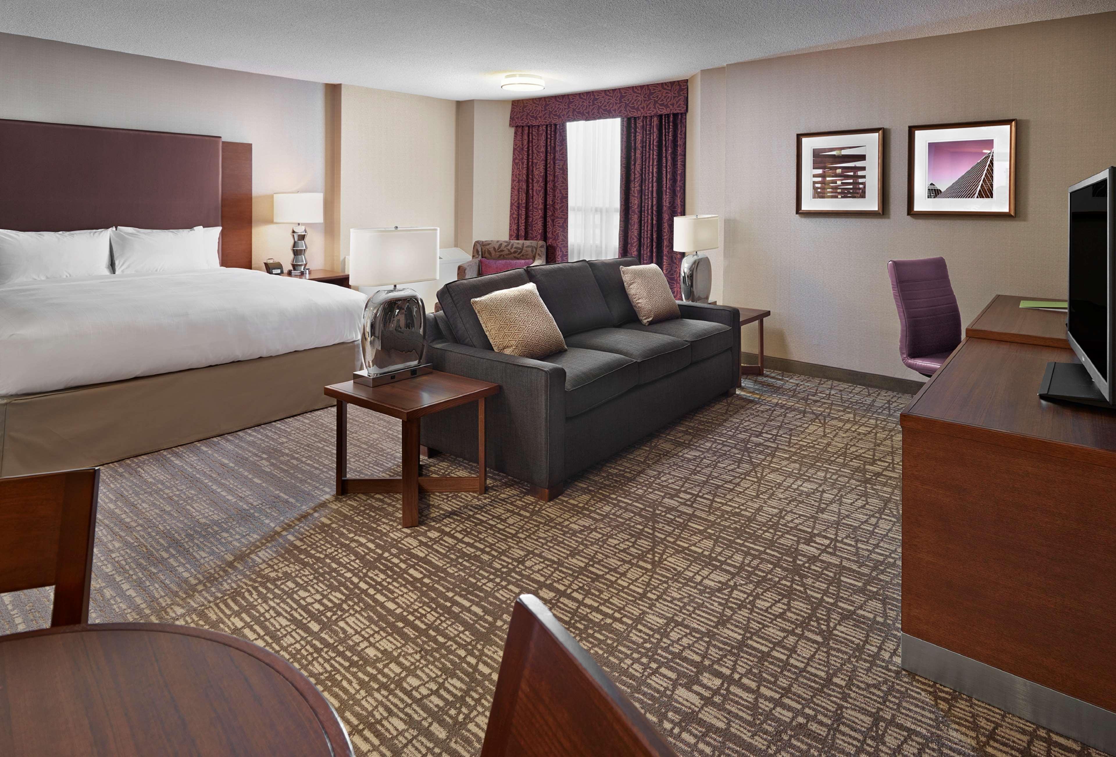 Hotel Doubletree By Hilton West Edmonton Esterno foto
