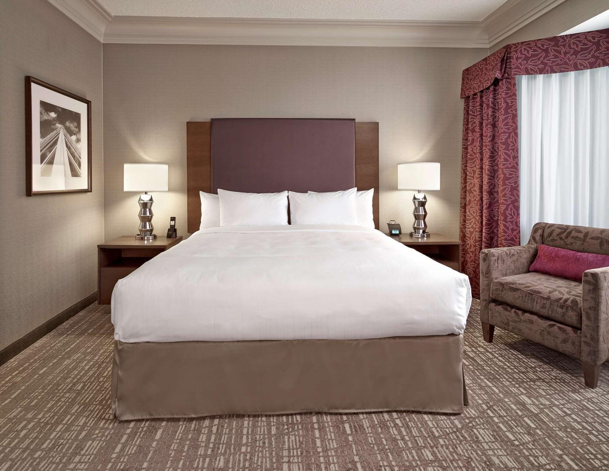 Hotel Doubletree By Hilton West Edmonton Esterno foto