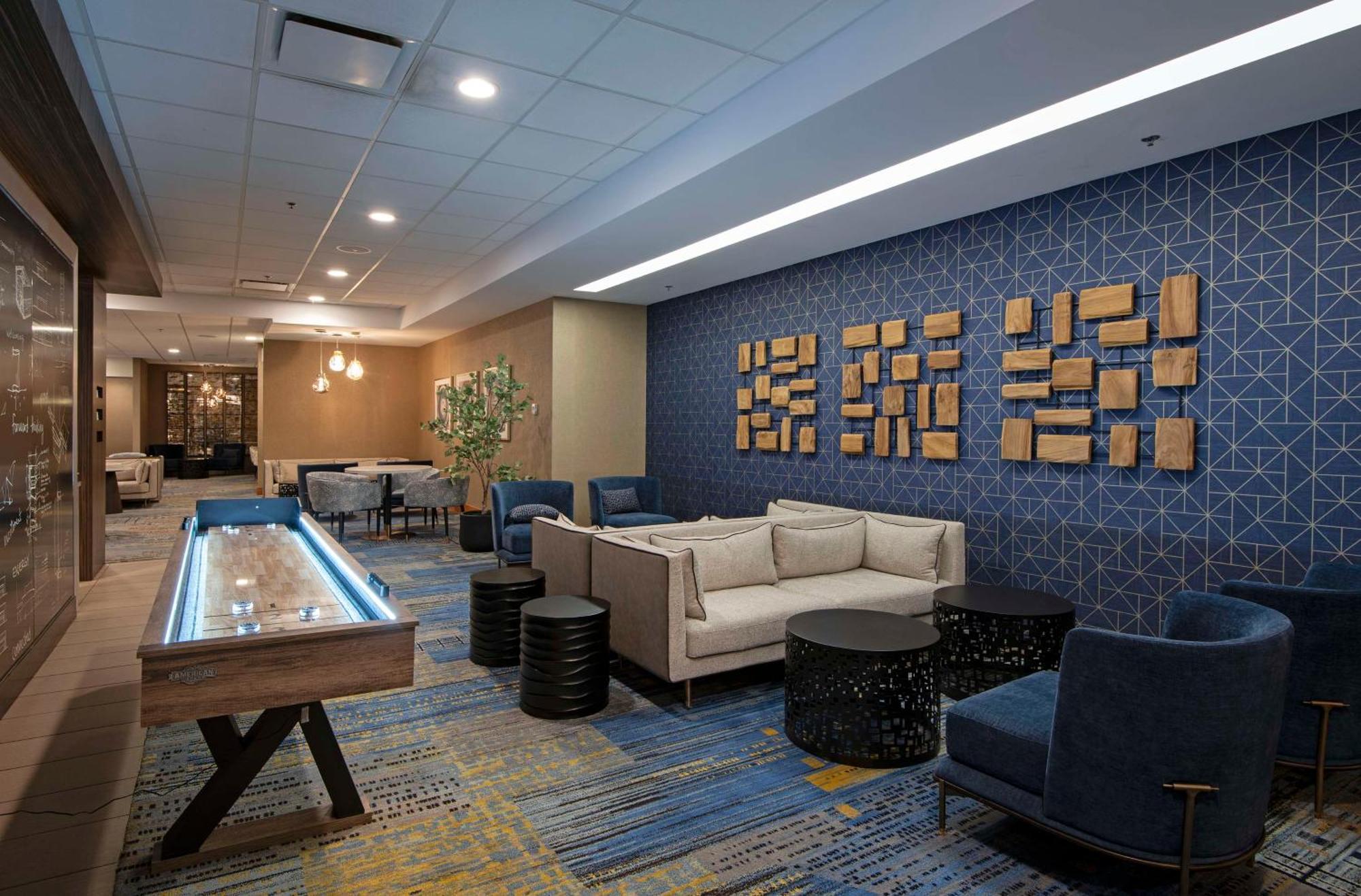 Hotel Doubletree By Hilton West Edmonton Esterno foto